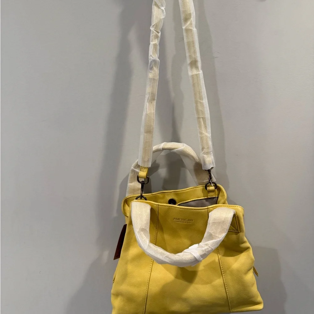 American Leather Co. reposhing this